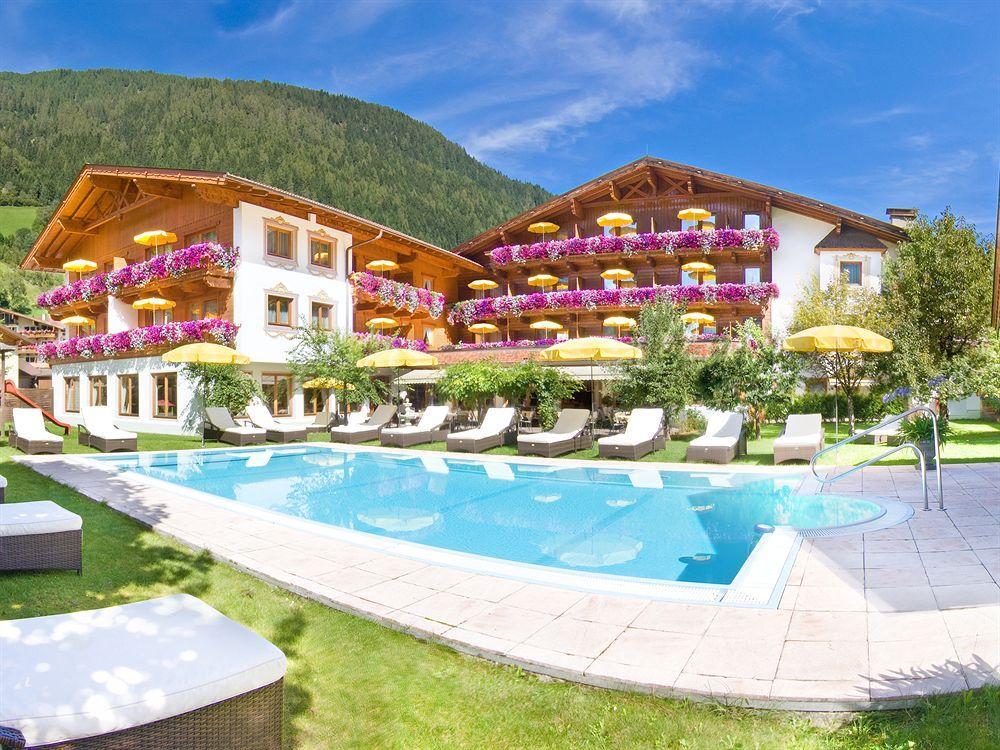 Alpenhotel Tirolerhof Neustift im Stubaital Exterior foto