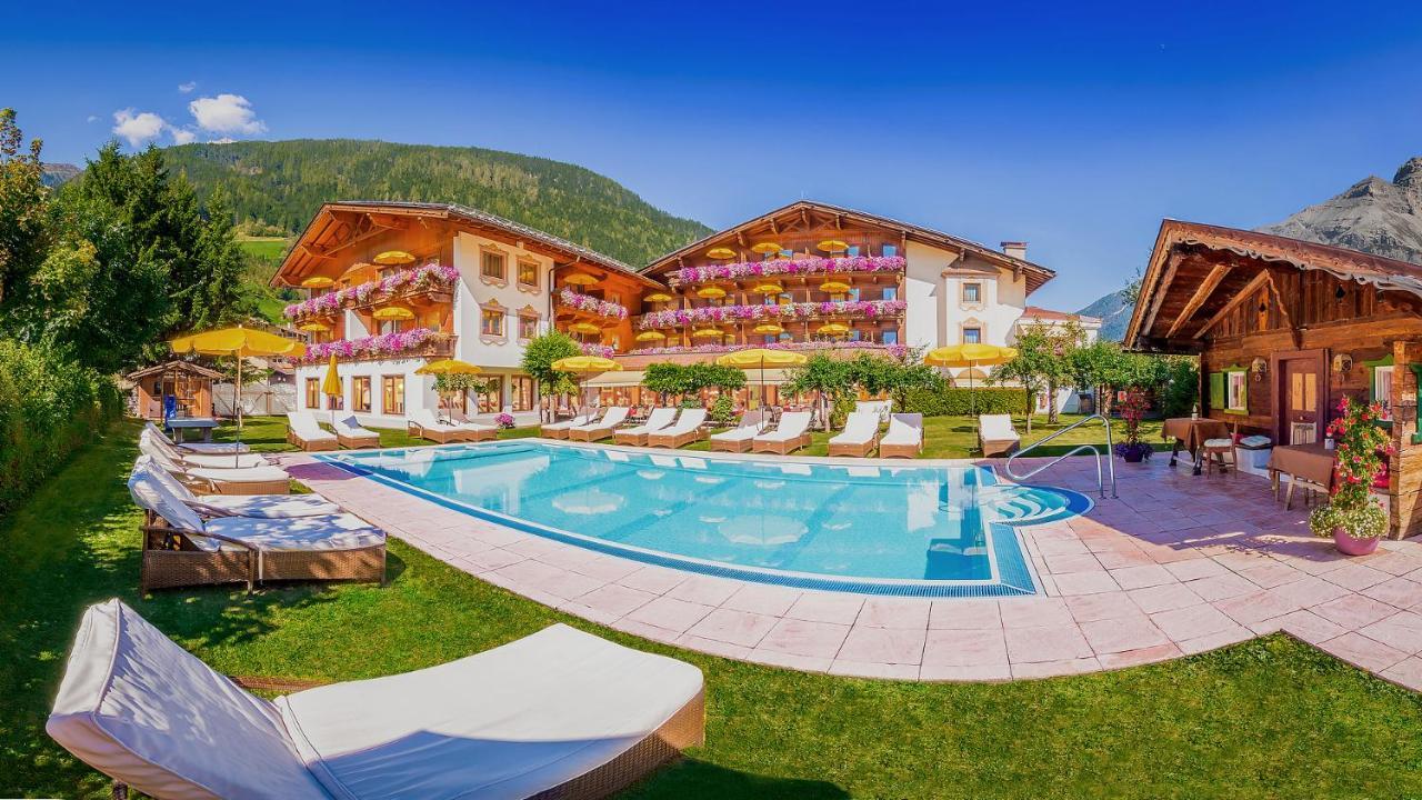 Alpenhotel Tirolerhof Neustift im Stubaital Exterior foto
